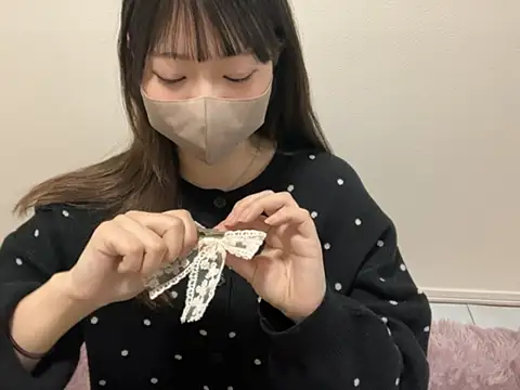 y-u-r-a-33 online show from March 28, 2026, 3:39 am