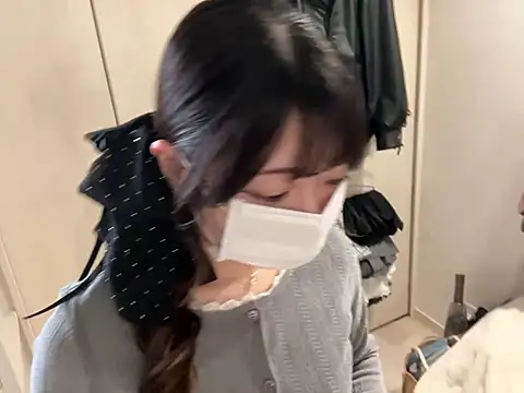 y-u-r-a-33 online show from April 8, 2026, 8:36 am