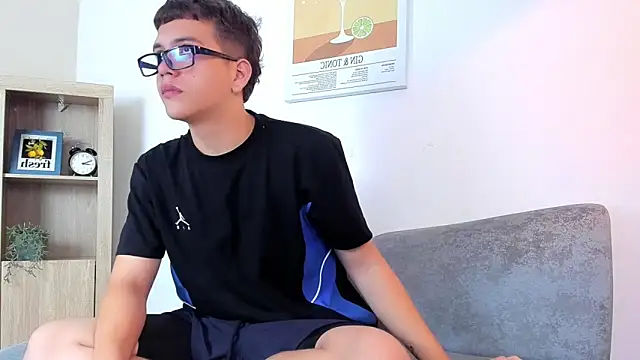 dennis hills online show from March 25, 2026, 12:44 pm