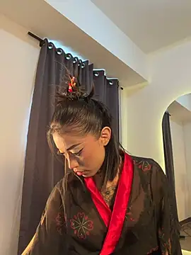 Ellelie 77 online show from April 8, 2026, 2:06 pm