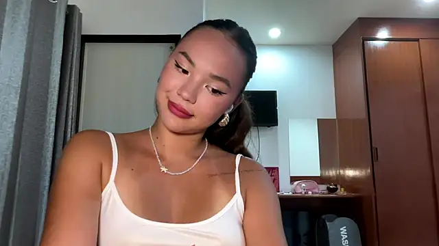 kamila 18 french online show from April 2, 2026, 2:15 pm
