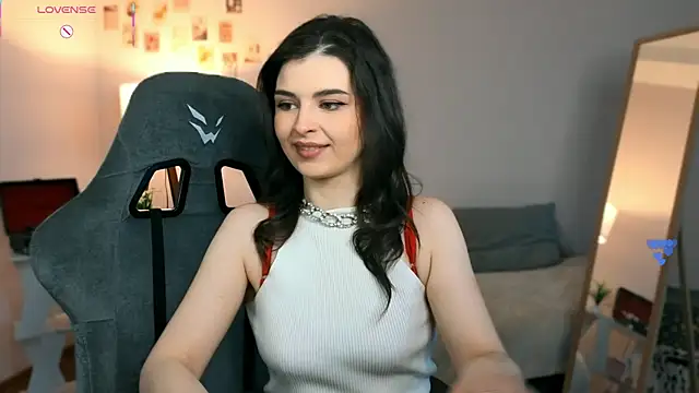 rebbekkakowalski online show from April 13, 2026, 3:12 am