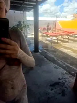 Snapshot of yarinhafox chatting on April 2, 2026, 2:37 pm yarinhafox online show from April 2, 2026, 2:37 pm