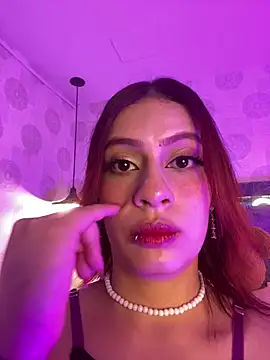 steffmontespink18 online show from April 28, 2026, 1:27 pm
