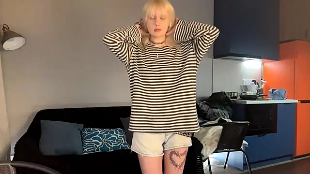 DivinaSpanski online show from March 26, 2026, 1:06 pm