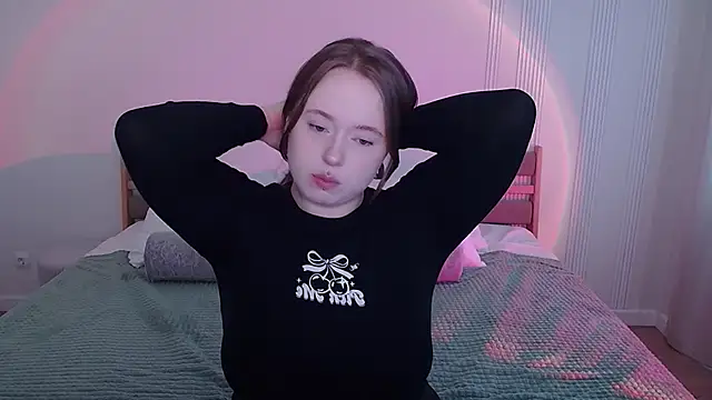 SelenaLily online show from March 26, 2026, 1:17 pm