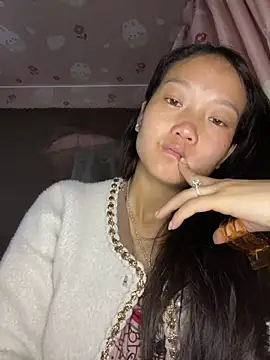 Jolinie online show from April 1, 2026, 2:23 am