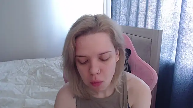 TenderChloe online show from June 10, 2026, 8:57 am
