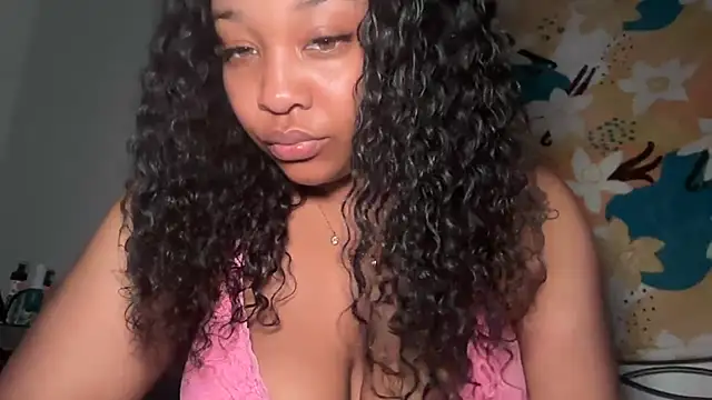 Snapshot of Yourmommysilk chatting on June 12, 2026, 11:53 am Yourmommysilk online show from June 12, 2026, 11:53 am