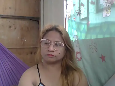 PinayChristine online show from May 2, 2026, 2:27 am