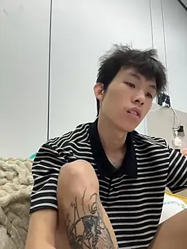zzzzppp3 online show from May 3, 2026, 1:55 am
