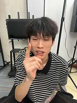 zzzzppp3 online show from May 6, 2026, 2:00 pm