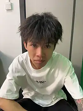 zzzzppp3 online show from May 31, 2026, 11:06 am