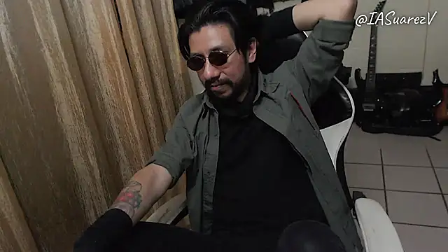 IASuarezV online show from April 18, 2026, 5:55 am