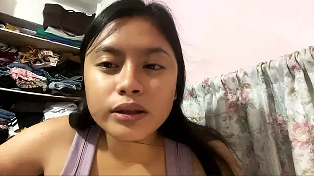 Snapshot of PennieDegraaf chatting on March 25, 2026, 1:06 pm PennieDegraaf online show from March 25, 2026, 1:06 pm