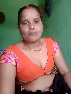 Snapshot of Shivani09900 chatting on June 5, 2026, 5:25 am Shivani09900 online show from June 5, 2026, 5:25 am