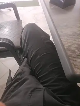 Mamhoun88 online show from April 15, 2026, 3:52 pm