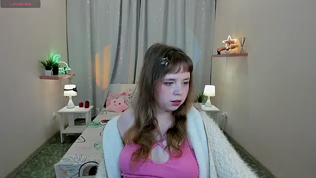 Snapshot of LeonaHicks chatting on March 26, 2026, 6:08 am LeonaHicks online show from March 26, 2026, 6:08 am