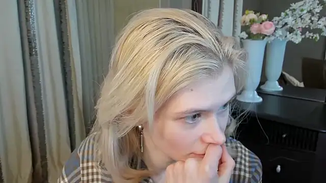 Snapshot of CarleySuski chatting on March 24, 2026, 6:40 am CarleySuski online show from March 24, 2026, 6:40 am