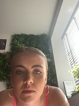 Cherrysweetalice online show from April 18, 2026, 1:04 pm