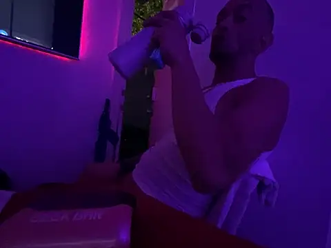 hpcouplee420 online show from April 5, 2026, 5:59 am