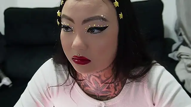 ChinesaTropical online show from May 13, 2026, 2:09 am