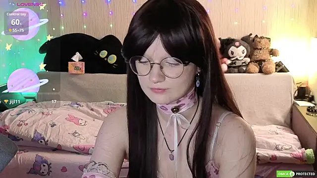 JulietFisher online show from April 28, 2026, 2:27 am