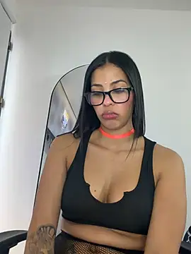 Snapshot of Valerie-S chatting on June 3, 2026, 2:33 pm Valerie-S online show from June 3, 2026, 2:33 pm