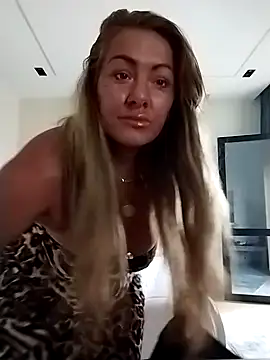 Exotic ParisX online show from April 7, 2026, 6:47 am