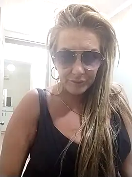 Exotic ParisX online show from April 12, 2026, 10:53 am