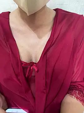 Amee  online show from April 8, 2026, 5:35 pm