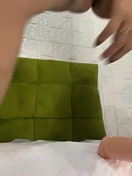 Amee  online show from April 10, 2026, 12:05 am