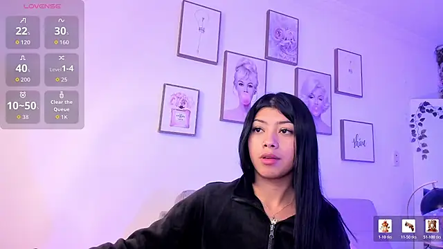 emilydolly  online show from April 30, 2026, 10:32 am