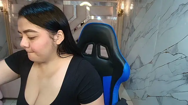 luna  r  online show from April 2, 2026, 3:04 am