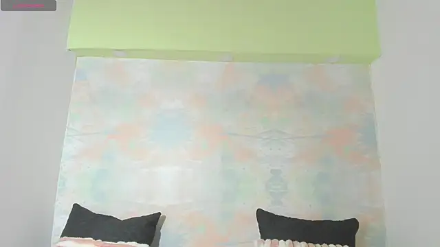 Snapshot of Sara_Hanks chatting on April 28, 2026, 3:39 pm Sara Hanks online show from April 28, 2026, 3:39 pm