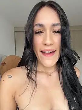 Snapshot of SerenaFox_ chatting on April 23, 2026, 6:54 pm SerenaFox online show from April 23, 2026, 6:54 pm