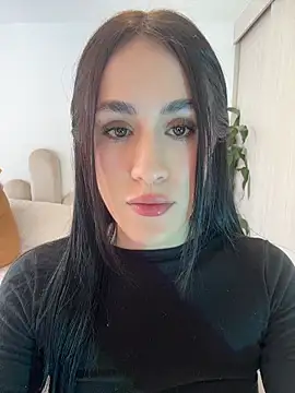 Snapshot of SerenaFox_ chatting on May 8, 2026, 6:24 pm SerenaFox online show from May 8, 2026, 6:24 pm