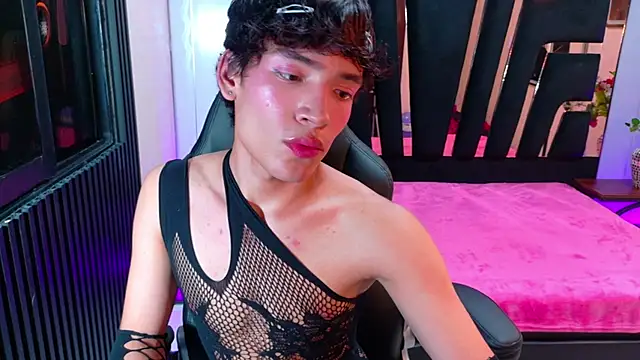 IsaacNovaa online show from April 5, 2026, 7:33 pm