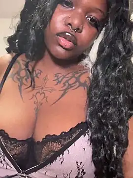 Snapshot of Nyla_xox chatting on April 10, 2026, 10:14 pm Nyla xox online show from April 10, 2026, 10:14 pm