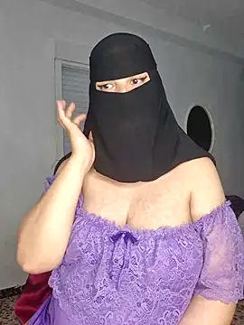 Snapshot of Big_as-big chatting on April 8, 2026, 7:36 pm Big as-big online show from April 8, 2026, 7:36 pm