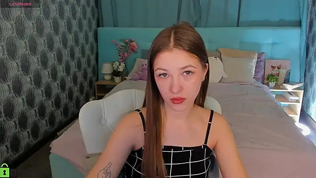 Miss Shanel online show from April 11, 2026, 1:10 am