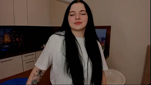 HloyaLarguza online show from March 26, 2026, 1:44 am