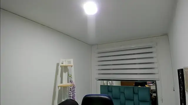 Sara Red X online show from April 7, 2026, 3:07 am