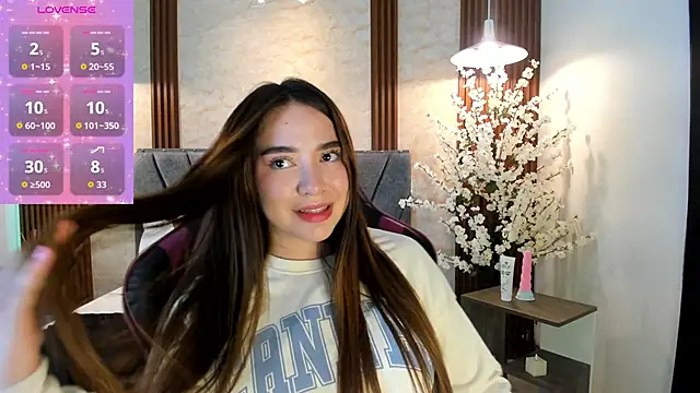 Anissa m  online show from April 7, 2026, 7:03 pm