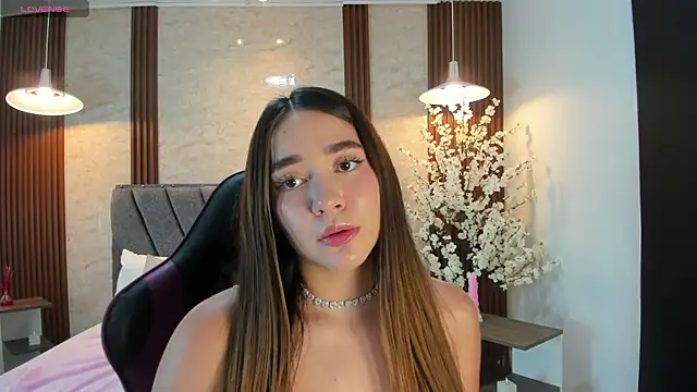 Anissa m  online show from April 9, 2026, 6:35 pm