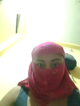 Snapshot of itzhappy92 chatting on April 3, 2026, 6:17 pm itzhappy92 online show from April 3, 2026, 6:17 pm