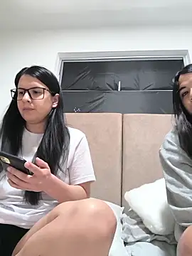 Annarhode online show from May 14, 2026, 6:37 pm