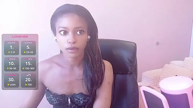 Snapshot of Amber_Fae chatting on April 29, 2026, 6:47 pm Amber Fae online show from April 29, 2026, 6:47 pm