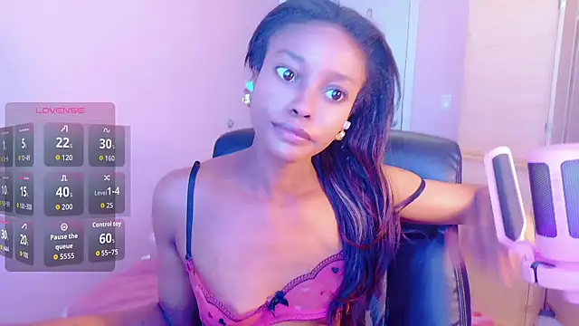 Snapshot of Amber_Fae chatting on May 7, 2026, 10:37 pm Amber Fae online show from May 7, 2026, 10:37 pm