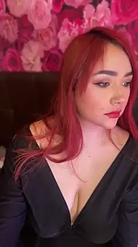 Snapshot of SweetLittleRed chatting on May 3, 2026, 8:09 am SweetLittleRed online show from May 3, 2026, 8:09 am